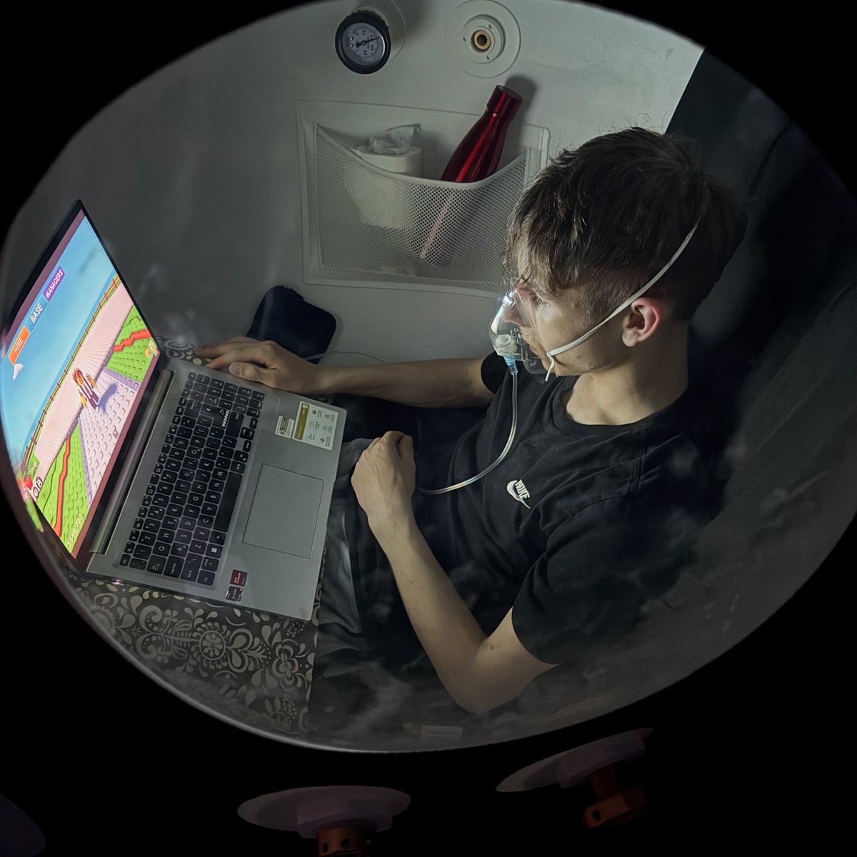 SimonAndDad's tweet photo. 🫁 Evening HBOT session with a laptop, of course finished.
Healing vibes + a bit of screen time = modern recovery 😄
Simon’s almost done for the day — one breath closer.
#HBOT #CarnivoreHealing #SimonAndDad #Type1Diabetes https://t.co/9IA7zNQZ5Z
