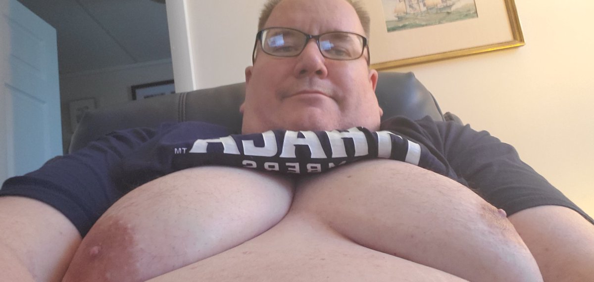RPCNY's tweet photo. @KeptSecretxXx @cabinsyd @OGKINGNIC Suck 'em and fuck 'em! https://t.co/nohm7bn10A