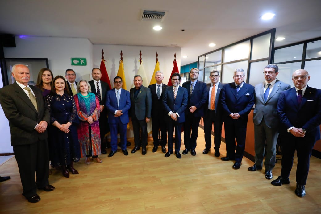 🎉🎉👏 Ayer celebramos el 46º aniversario del <a href="/TJCA_oficial/">Tribunal de Justicia de la Comunidad Andina</a>, pilar de la justicia supranacional andina. Su trayectoria ha impulsado la integración y garantizado la seguridad jurídica en la región. ¡Por muchos años más de compromiso con la justicia! 🇧🇴🇨🇴 🇪🇨🇵🇪