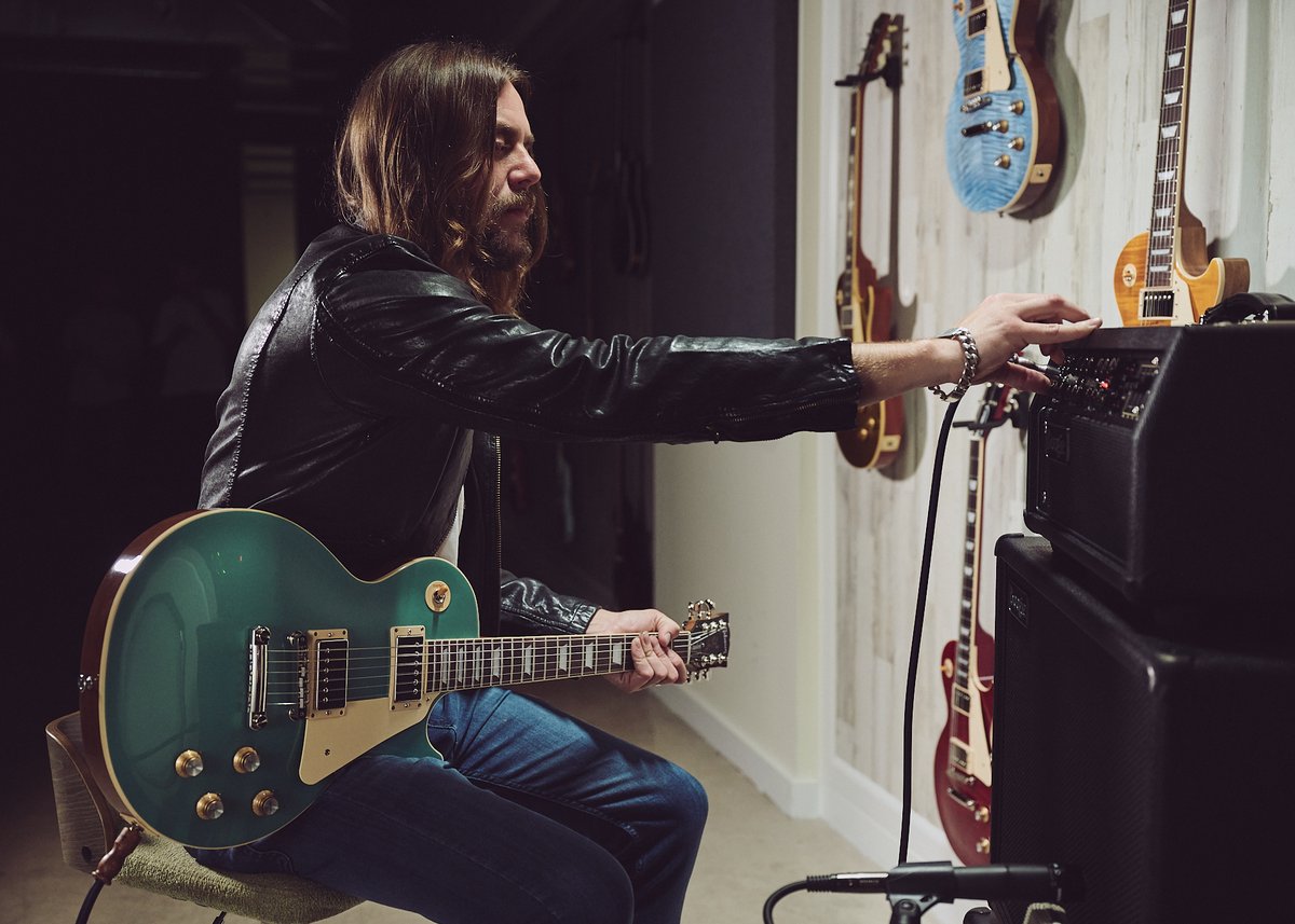 Gibson (@gibsonguitar) on Twitter photo A true master of the craft, Nico Bereciartua from The Black Crowes makes every note count with two standouts from our Custom Color Series.
Explore the full Custom Color Series and find your own standout finish here: ow.ly/kl4s50W1938
šø <a href="/federico_velez/">federico bazan</a> A true master of the craft, Nico Bereciartua from The Black Crowes makes every note count with two standouts from our Custom Color Series.
Explore the full Custom Color Series and find your own standout finish here: ow.ly/kl4s50W1938
šø <a href="/federico_velez/">federico bazan</a>