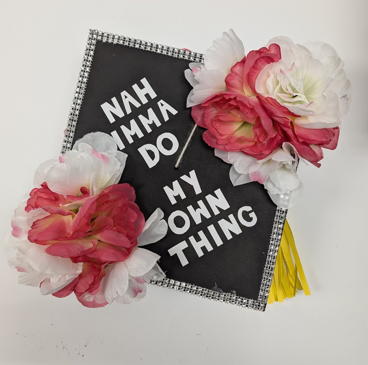 L. Aragón (@laragon_jds) on Twitter photo A few more dragon graduation caps ready for the last day of middle school!❤️ <a href="/JohnDrugan_PK8/">John Drugan PK-8</a> #Team_SISD #SISD_Finearts A few more dragon graduation caps ready for the last day of middle school!❤️ <a href="/JohnDrugan_PK8/">John Drugan PK-8</a> #Team_SISD #SISD_Finearts