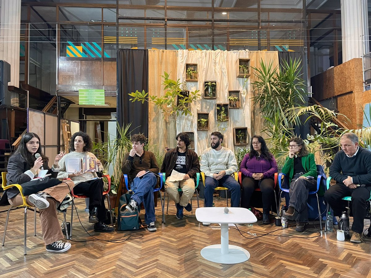 INJU Uruguay (@inju_uy) on Twitter photo Comenzó el Conversatorio Jóvenes con Memoria junto a <a href="/gabrielquirici/">Gabriel Quirici Franzi🇺🇾</a> <a href="/asceepfeuu/">FEUU - URUGUAY</a>, Madres y Familiares de Detenidos Desaparecidos, Agrupación de Gremios Estudiantiles de Secundaria del área metropolitana y representantes del proyecto “197 historias”. Comenzó el Conversatorio Jóvenes con Memoria junto a <a href="/gabrielquirici/">Gabriel Quirici Franzi🇺🇾</a> <a href="/asceepfeuu/">FEUU - URUGUAY</a>, Madres y Familiares de Detenidos Desaparecidos, Agrupación de Gremios Estudiantiles de Secundaria del área metropolitana y representantes del proyecto “197 historias”.