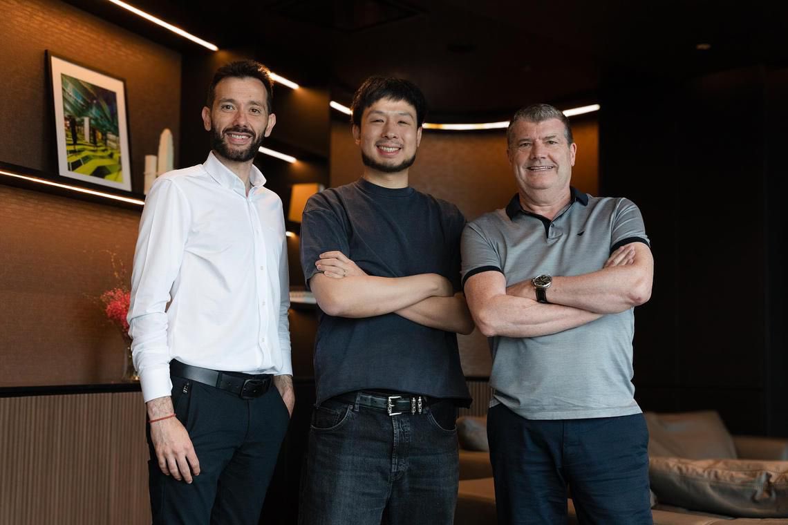 Hoy comentábamos en <a href="/lagrada914/">La Grada</a> que se había bunkerizado la reunión en Singapur. Pues bien, a partir de ahora estos 3 van a ser los que lleven el VCF. Kiat - Ron - Carlos. Mi opinión es que pueden cambiar los nombres y las caras pero si no cambia la gestión, estamos en las mismas