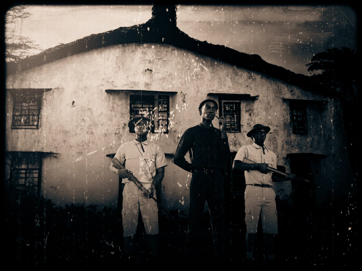 Hello, my name is Tatchero, I’m a phone photographer and I’m mad. 

#shotoniphone