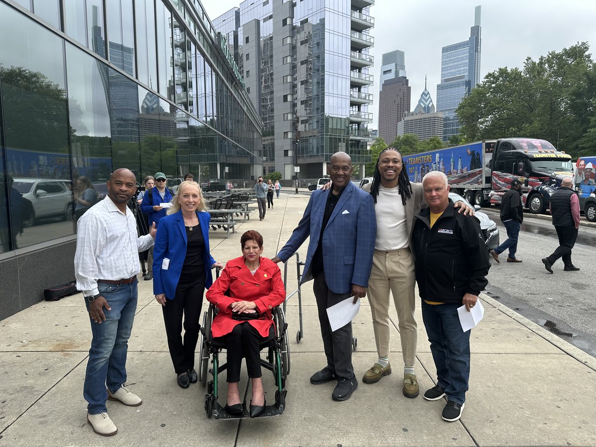 Congressman Dwight Evans tweet media