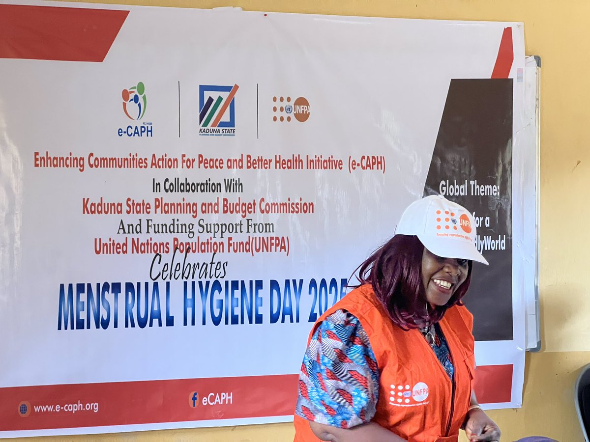 eCAPH2011's tweet photo. To mark #MenstrualHygieneDay, sensitized 50 JSS1 girls at GGSS Tudun Nufawa, Kaduna on menstrual health, pregnancy & SRHR. 150 reusable pads were shared. Big thanks to @UNFPANigeria for the support! #EndPeriodPoverty #SRHR #Kaduna #ecaph https://t.co/KykvxEtvt3