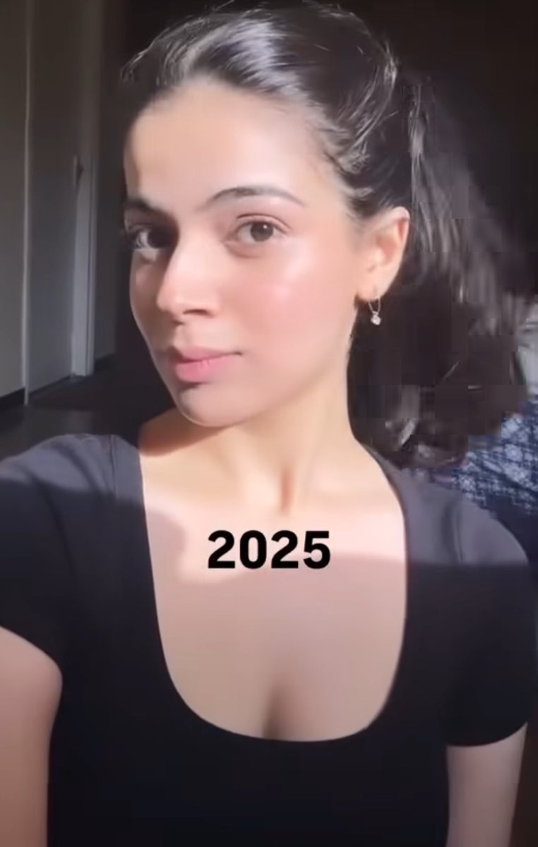 true8_'s tweet image. بشرتها بعد ماقطعت السكر  🤯🤯🤯