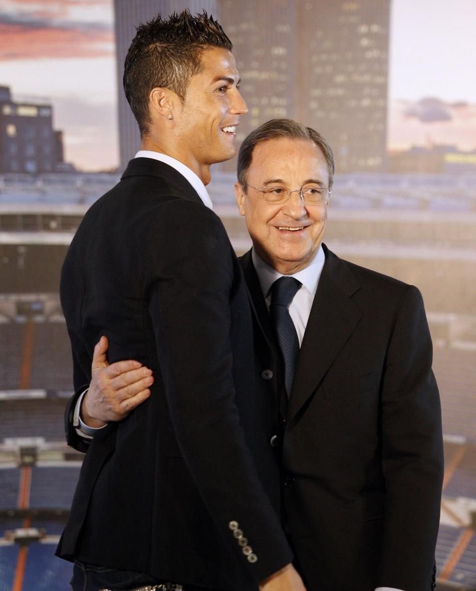 yassronaldo's tweet photo. De día viviré
Pensando en tus sonrisas
De noche las estrellas me acompañarán
Serás como una luz
Que alumbre mi camino
Me voy, pero, te juro que mañana volveré https://t.co/C825o7PMV0