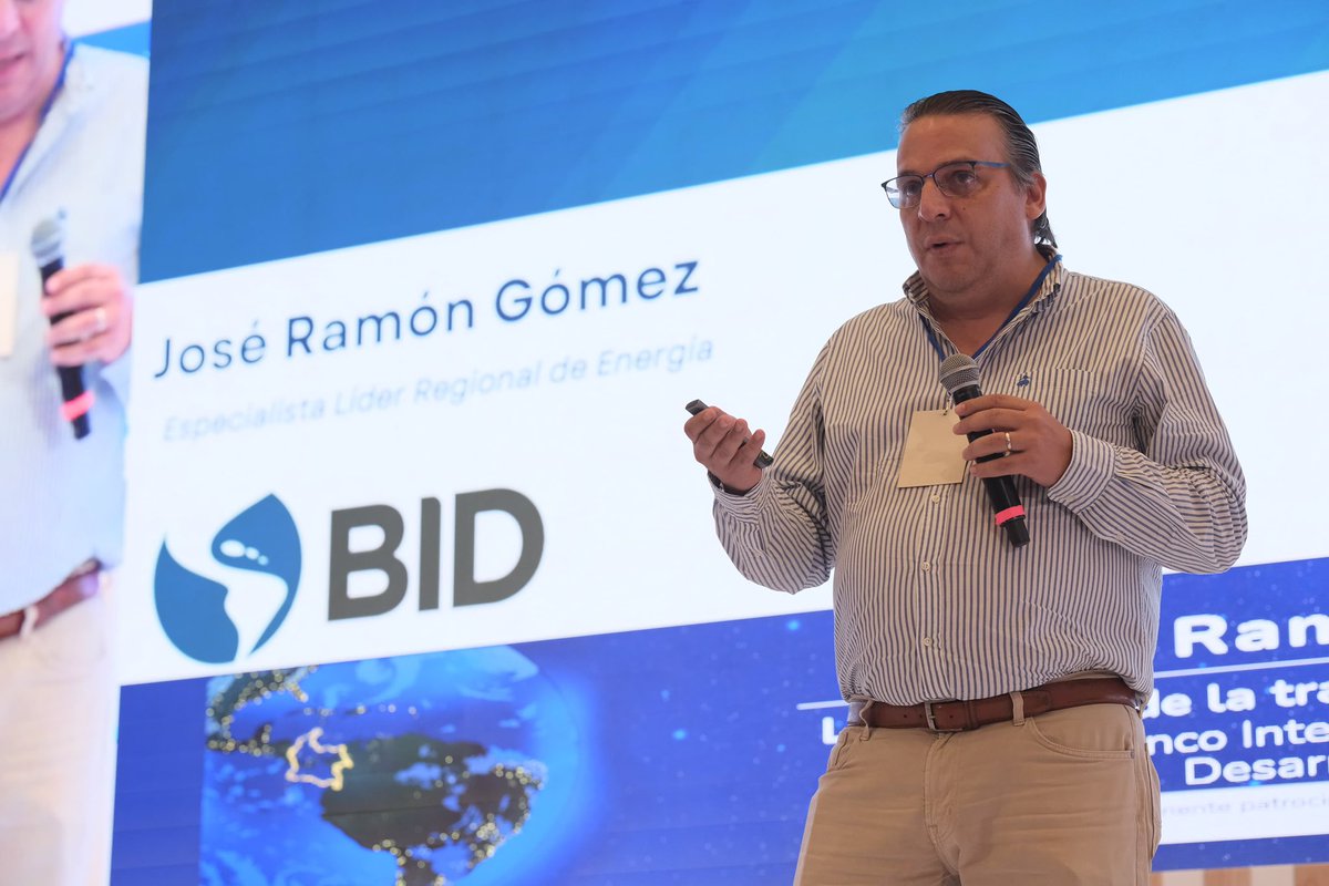 XM_SA_ESP's tweet photo. Uno de los temas en la agenda del #SéptimoForoXM es la integración regional. Para hablar de este tema, tenemos a José Ramón Gómez, líder global de la transformación energética del Banco Interamericano de Desarrollo, quien detalla aspectos importantes en América Latina. https://t.co/NfupXAhBNz