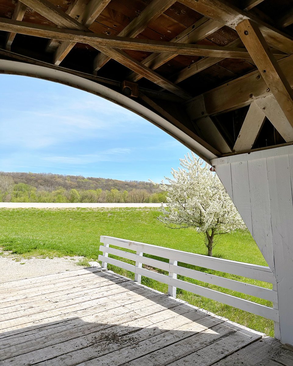 Bridge hopping in Madison County is on our summer bucket list. ✅ Have you visited the iconic covered bridges before? 

📍: Madison County
📸: Iowa Date Night