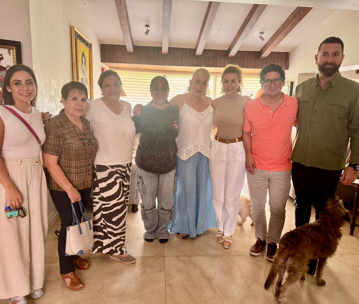 PVEMTABASCO (@pvemtabasco) on Twitter photo Cuando se comparte el amor por los seres vivos, se multiplican las acciones por su bienestar. 🐾💚
En reunión con <a href="/caninos911/">Caninos911</a>, rescatistas independientes y aliados, reafirmamos nuestro compromiso por la protección animal.
<a href="/diegoedelao/">Diego De la O Cetina</a>
¡Vamos por un Tabasco más empático! Cuando se comparte el amor por los seres vivos, se multiplican las acciones por su bienestar. 🐾💚
En reunión con <a href="/caninos911/">Caninos911</a>, rescatistas independientes y aliados, reafirmamos nuestro compromiso por la protección animal.
<a href="/diegoedelao/">Diego De la O Cetina</a>
¡Vamos por un Tabasco más empático!