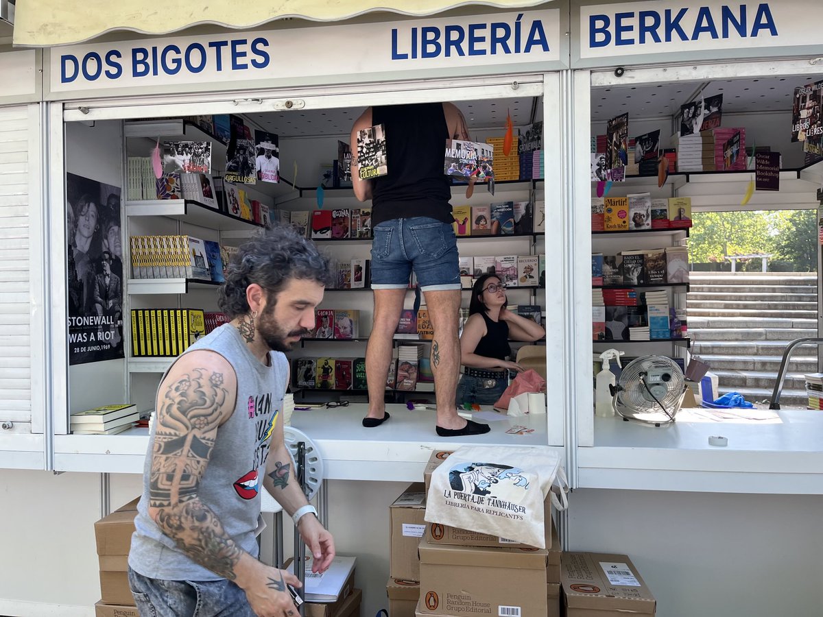 mili hernández (@miliberkana) on Twitter photo Mañana es el día…27 años en <a href="/FLMadrid/">Feria del Libro de Madrid</a> visibilizando la literatura LGTBQ+. Os esperamos!!! Mañana es el día…27 años en <a href="/FLMadrid/">Feria del Libro de Madrid</a> visibilizando la literatura LGTBQ+. Os esperamos!!!