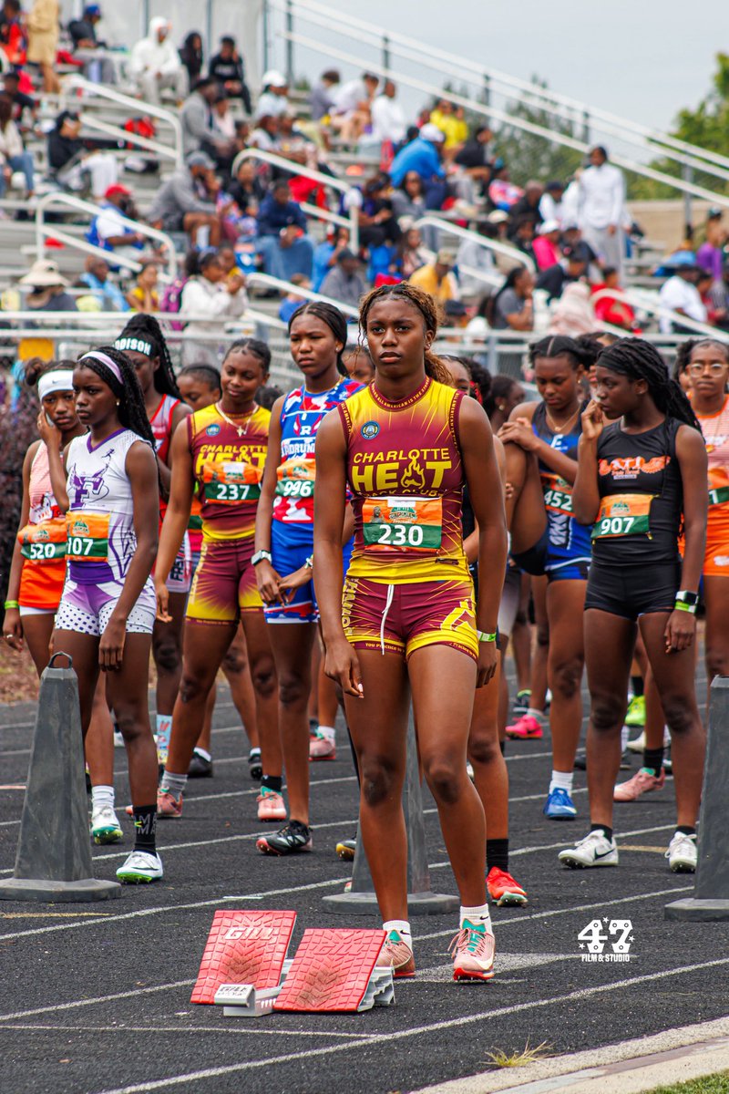Mk47capo's tweet photo. THE HEAT IMPACT♨️🏆

@CoachWilliamB 

#charlotte #aau #track #trackandfieldlife #trackteam #mk47shots #coaching #charlottesports #sportsteam #trackszn #youthsports #travelteam https://t.co/0OGcTWHSEM
