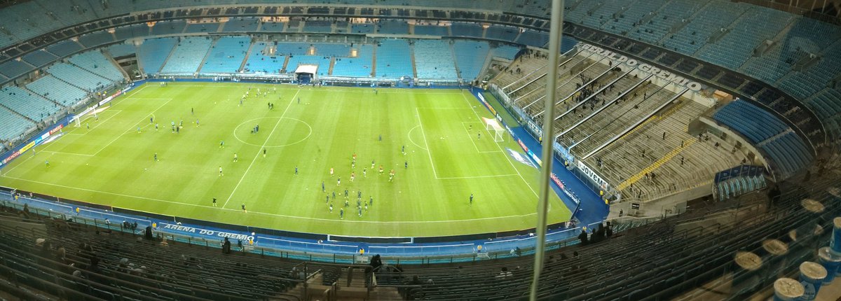 ojoaosci's tweet photo. ambos os jogos no mesmo horário, porém ontem estava chovendo e ventando em poa…

de fato, só existe uma torcida no sul do brasil. https://t.co/SrQ7w8VKTA