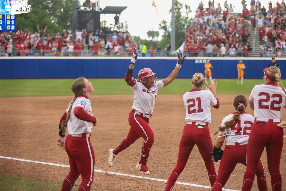 NCAA Softball tweet media
