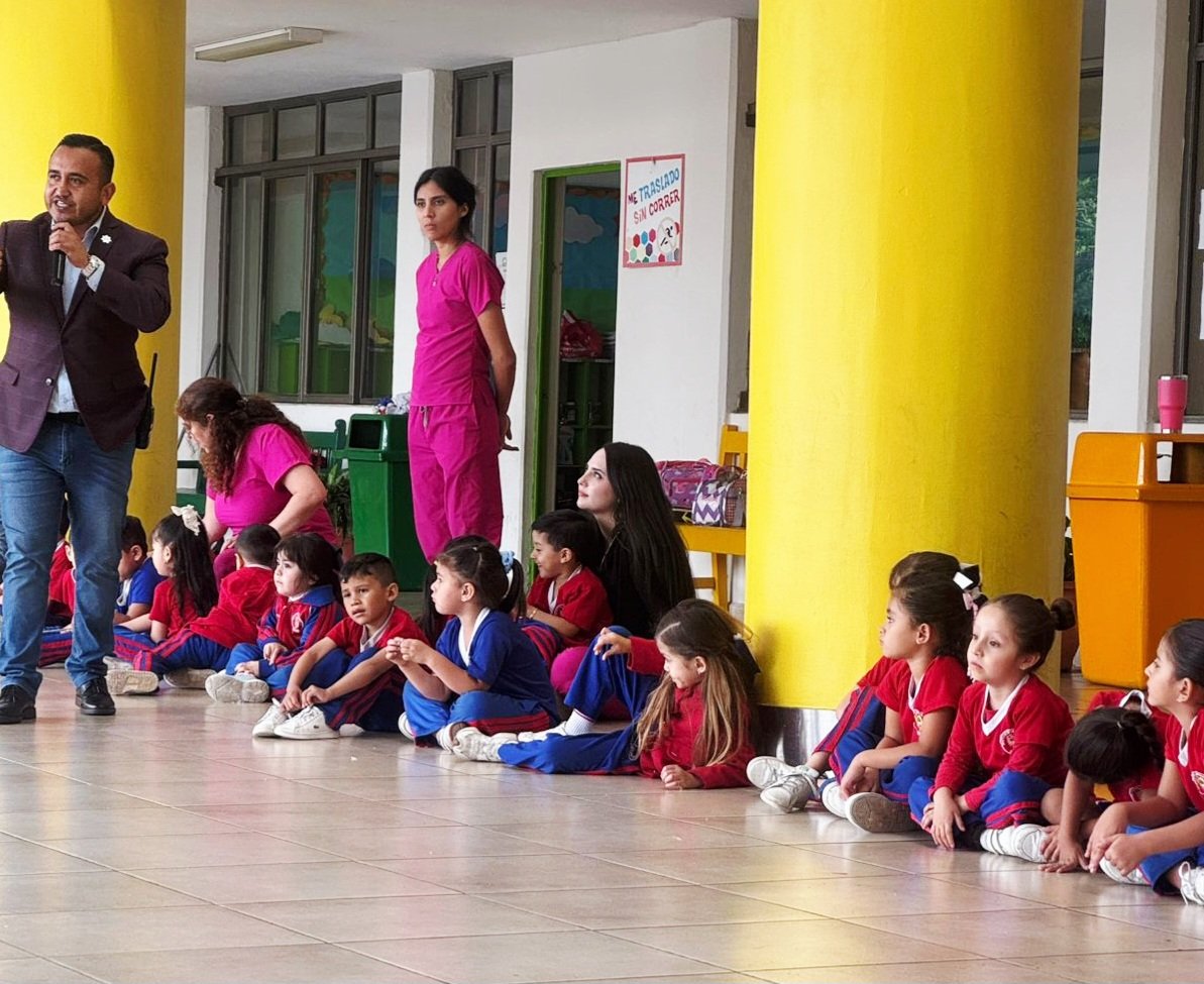 Lic_omar_hm's tweet image. En Michoacán hacer apología del delito ya es un tipo penal; un delito. Yo, considero que sin duda ayudará a la pacificación y a la proliferación de nuevas formas de consumir mejores contenidos en nuestros jóvenes. ¿Qué opinas tu? 🇲🇽

#ElPoderRegresaAlPueblo #UruapanIndependiente