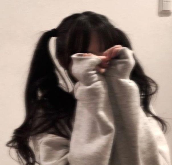 久しぶりに会う友達と、カフェで語り合う☕️話が止まらない！楽しい時間😊モクローも一緒に話したい！