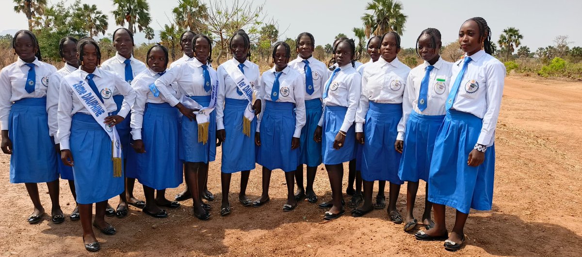 ALIROU's tweet image. Des jeunes filles formées à Future Institute, l'école lancée par @ALIROU dans la localité de Wame Grand @UNFPA @sweddchad @UNICEFAfrica @UNESCO_fr @FamilyClub237 @UNEP @UNIFE