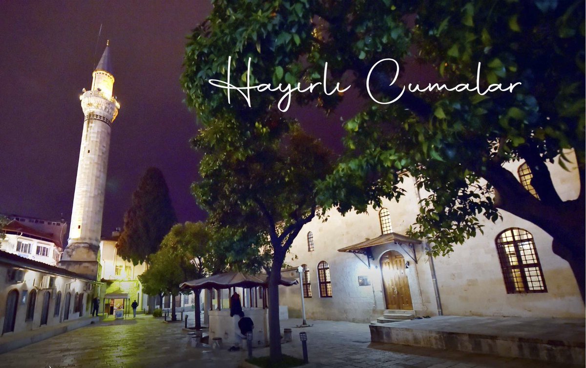 “Şükür ki; karanlığı aşan, Cuma’ya ulaşan dualarımız var…” 

Allah’ın selamı, rahmeti ve bereketi üzerinize olsun. Cumamız mübarek olsun 🇹🇷