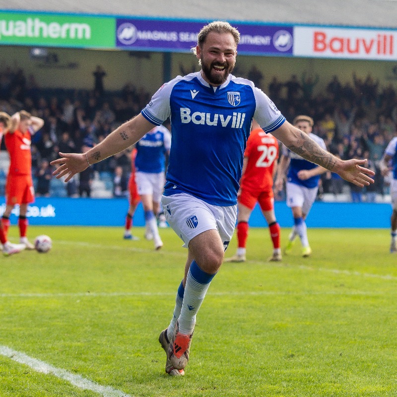 TheGillsFC's tweet photo. The club is delighted to confirm that Bradley Dack has signed a new one-year deal which will keep him at ME7 until the summer of 2026 ✍️

#Gills