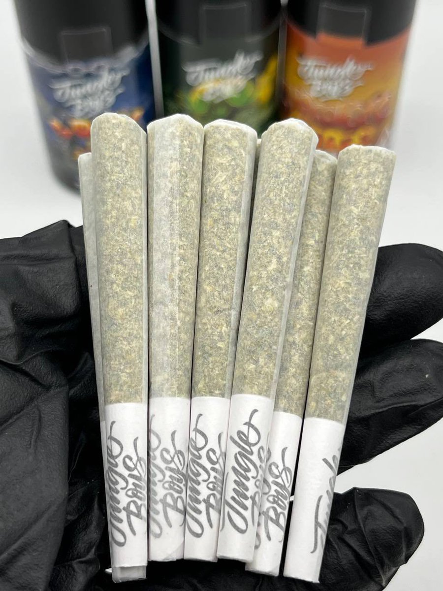 dankdepott's tweet photo. 0.7g pre rolls 🌴. 10 pre rolls per jar of high end Jungle Boys indoor flower https://t.co/OihXYz0JCZ