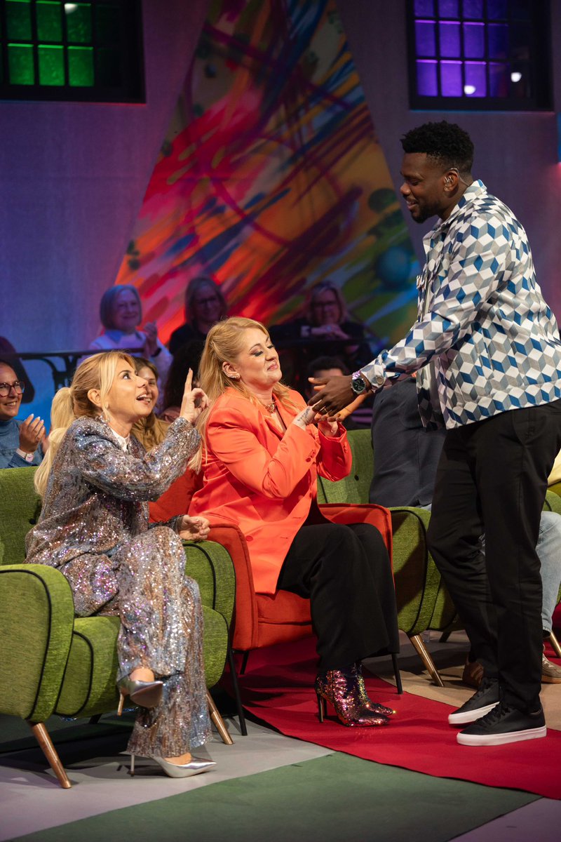 5meianoite tweet media