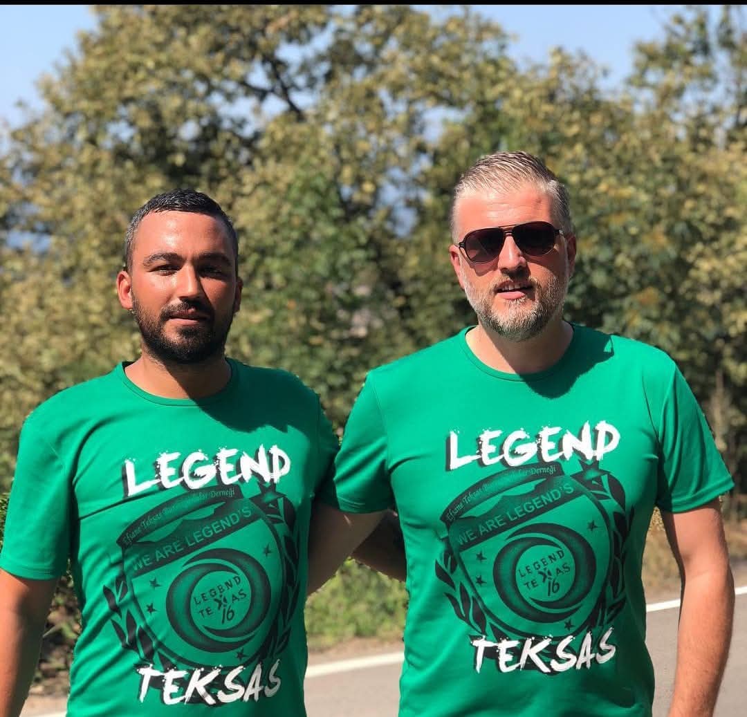 Kardeşim benim bugün tam 3 yıl oldu.Her geçen gün seni daha çok özlüyorum.Sen gerçek dost, gerçek kardeşmişsin.Senden sonra hiç birşey aynı olmadı, mekanın cennet olsun.