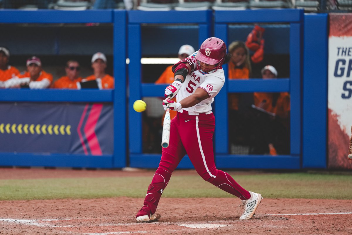 OU_Softball's tweet image. 𝐂𝐥𝐮𝐭𝐜𝐡𝐧𝐞𝐬𝐬 💫