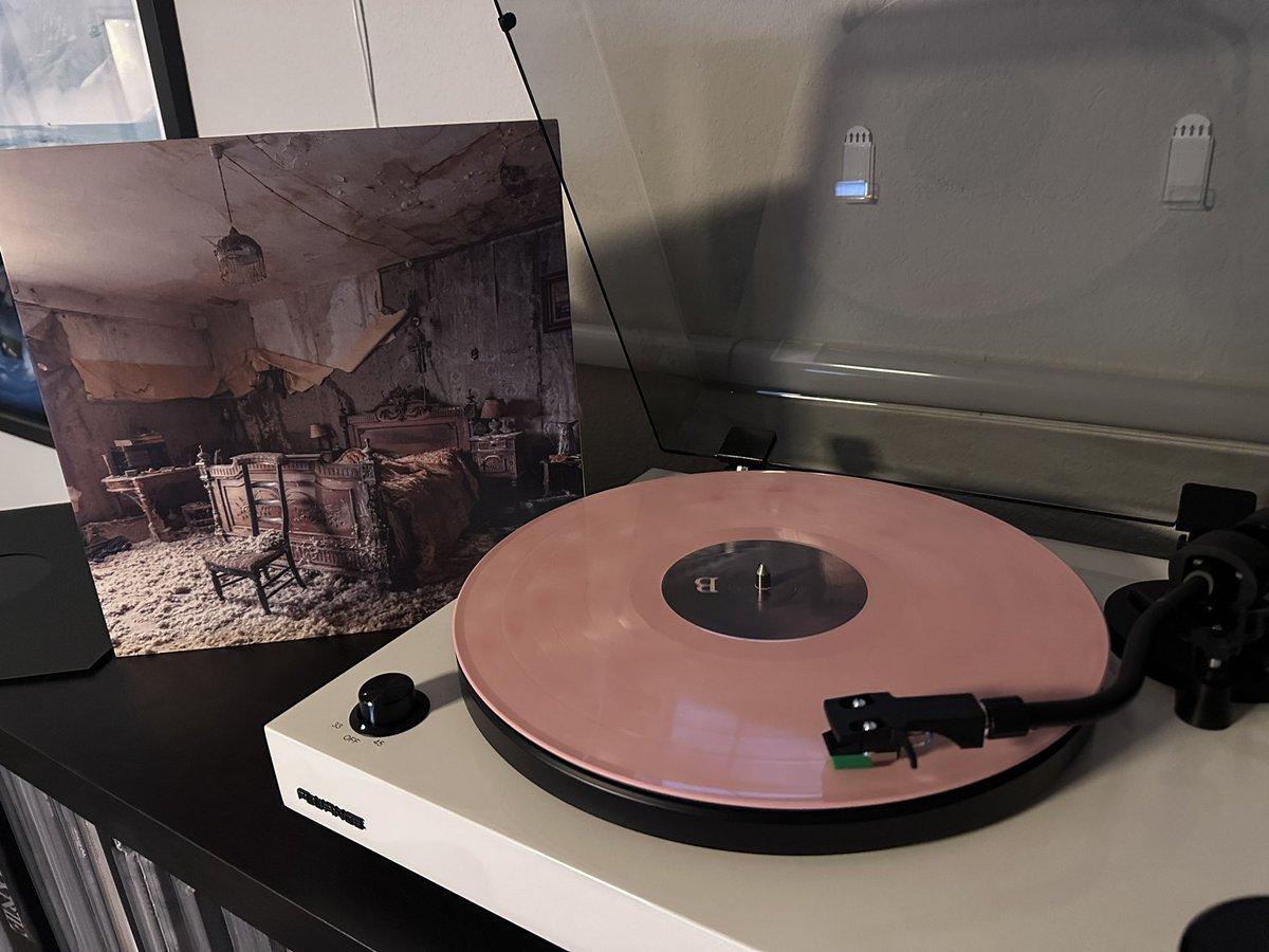 Finally have this in hand! Spinning one of my favorite albums so far this year!

Noctambulist - II: De Droom

It’s gorgeous on vinyl. 

#noctambulist #melodicblackmetal #blackmetal #metalvinyl #metalonvinyl