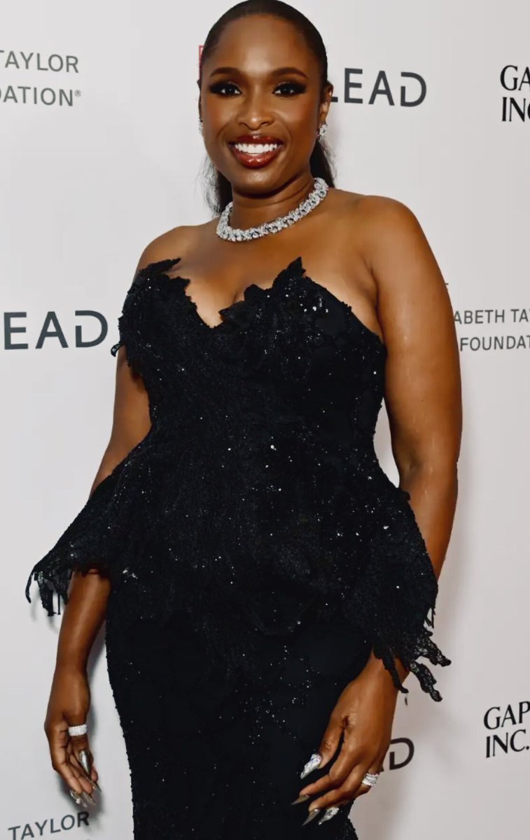 backdoormedia's tweet image. #ICYMI Eddie Murphy, suggested on The  Jennifer Hudson Show, that SNL have J-Hud; who’s never hosted, do both, host AND perform (hopefully w/Common) for its new season 🖤💎 #LockIt