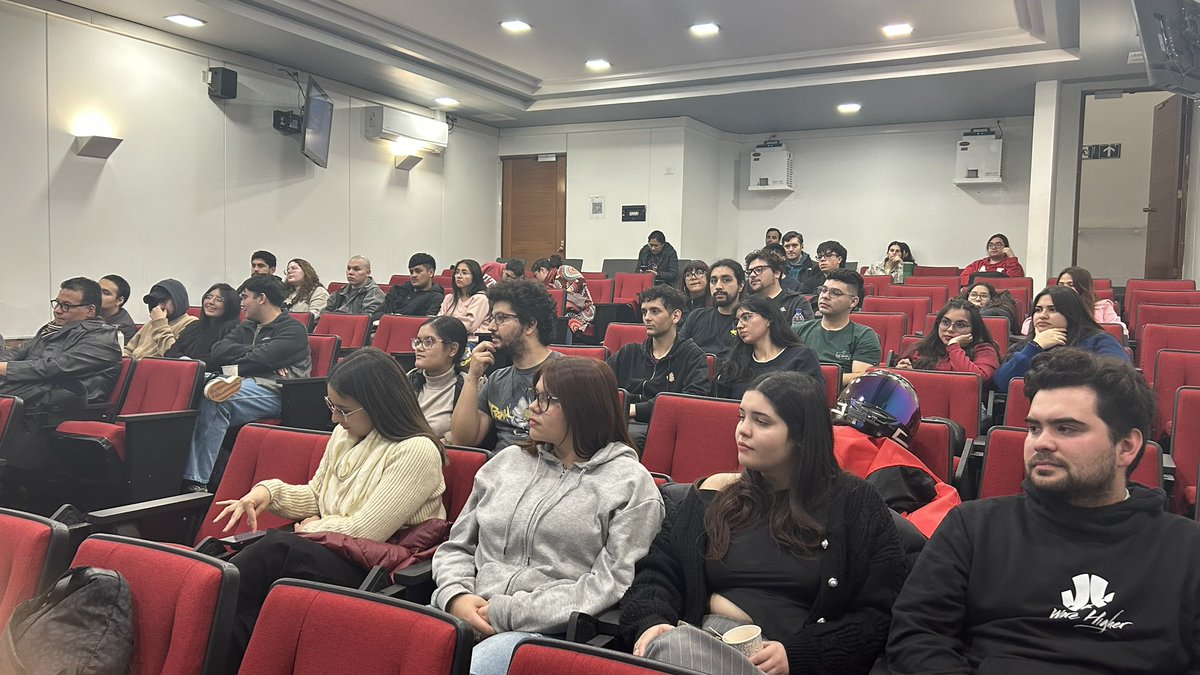 gurusaa's tweet image. Aquí estamos ya disfrutando la presentación de @AndresRivasPardo quien es el expositor del Coloquio de este mes @_SoMiCh y bueno es @_SoMiCh gracias al apoyo de @Vrid_Unab @BiotecomChile