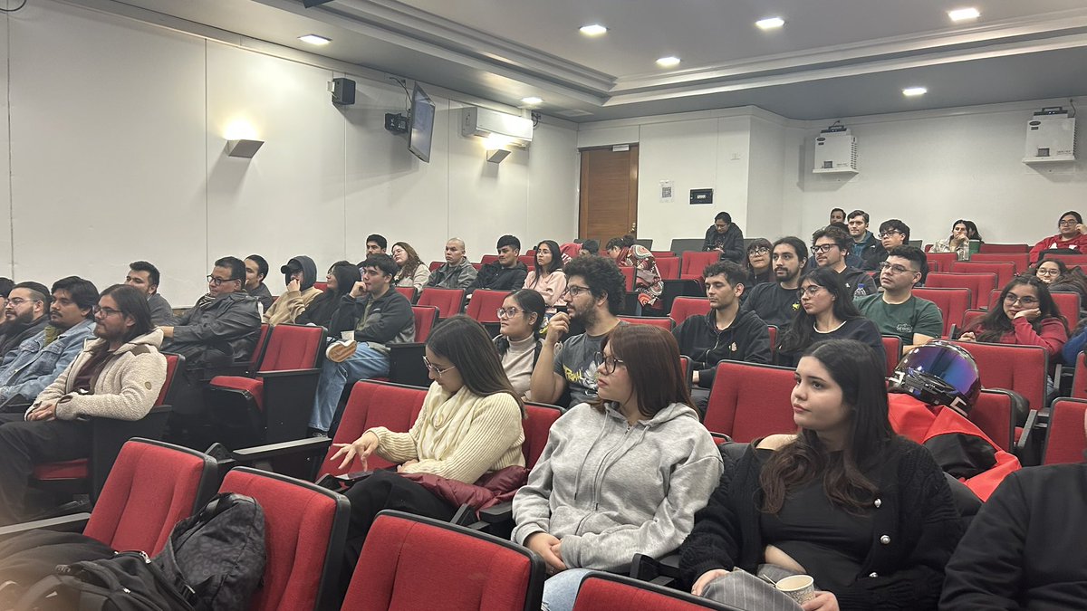 gurusaa's tweet image. Aquí estamos ya disfrutando la presentación de @AndresRivasPardo quien es el expositor del Coloquio de este mes @_SoMiCh y bueno es @_SoMiCh gracias al apoyo de @Vrid_Unab @BiotecomChile