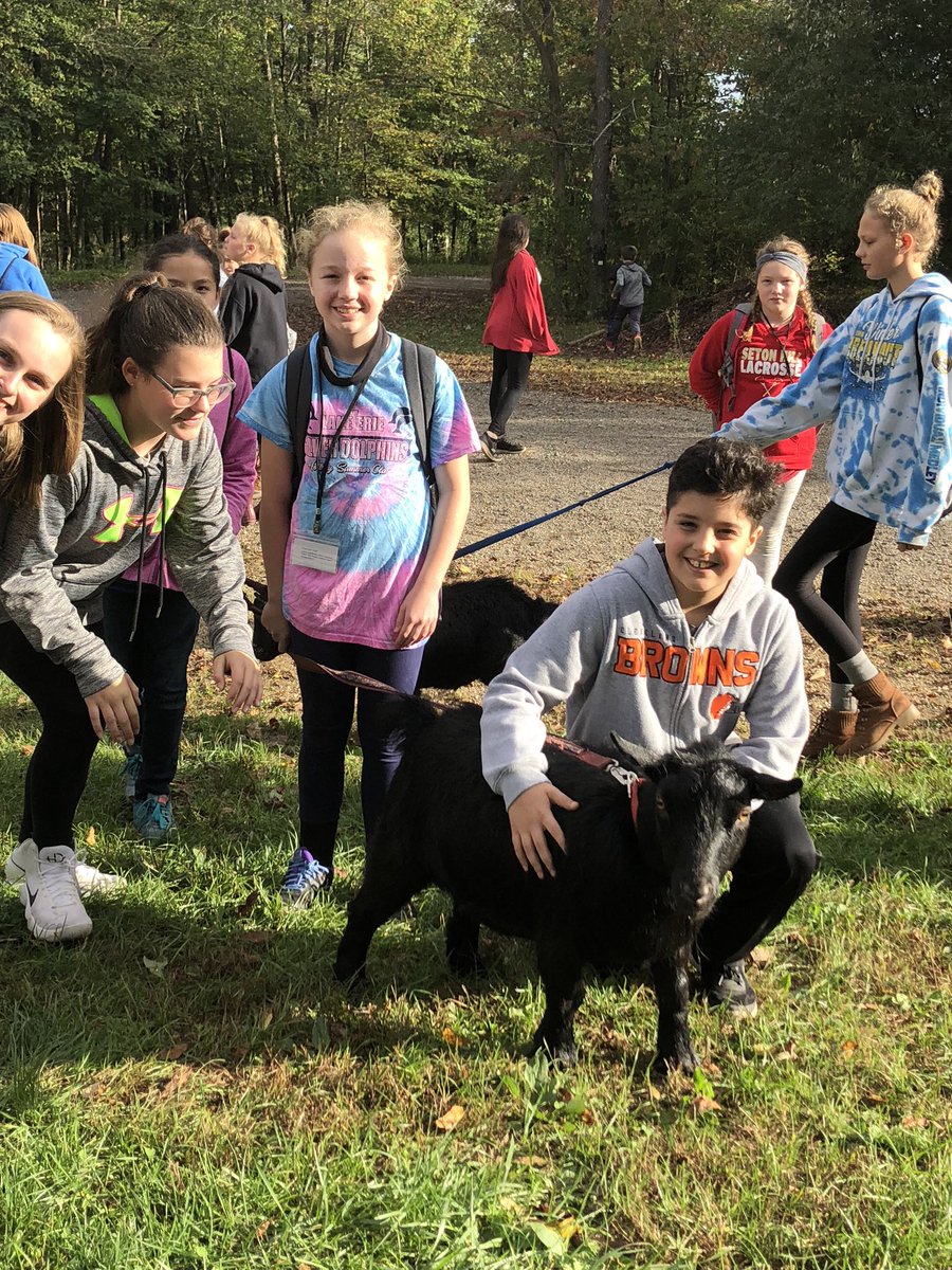 ChevalierFPCS's tweet image. It’s strange this crew is graduating tomorrow. Doesn’t seem that long ago they were in my 6th grade classroom. Time flies. 📸 #TBT