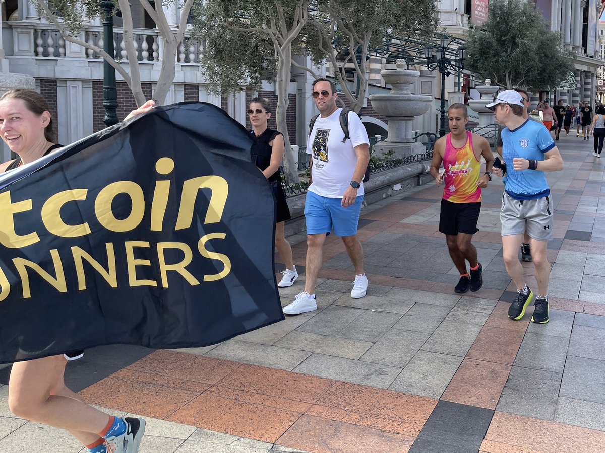 BitcoinRunners's tweet image. The #RunForHal this morning at #Bitcoin2025 was an absolute blast!
Huge thanks to everyone who stayed humble (yes, even in Vegas) and ran Bitcoin with us.
Hosting this event has been a big team effort and we’re incredibly grateful to…