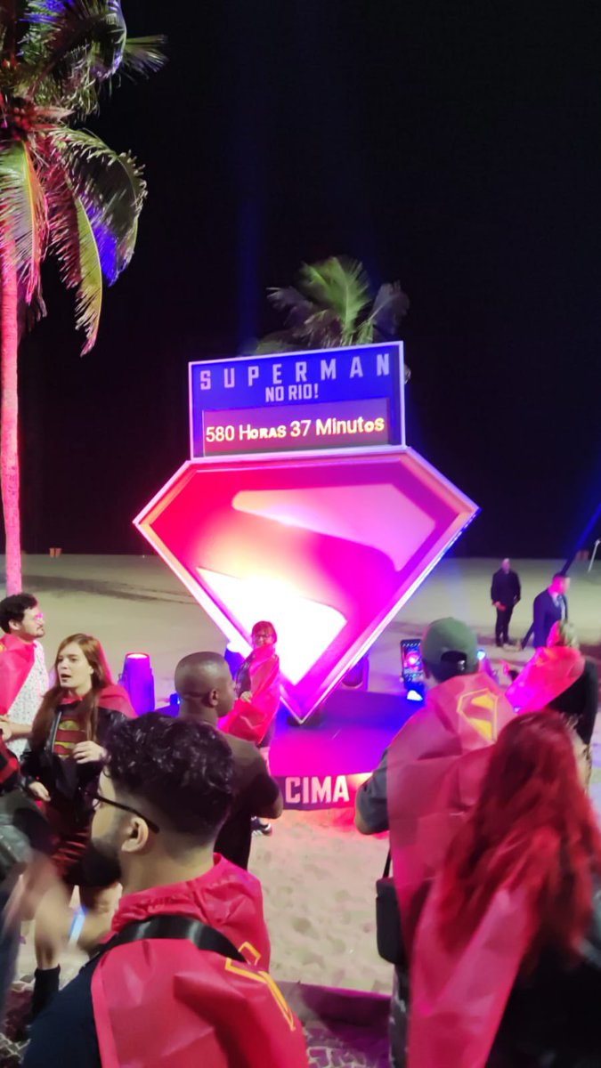 _DCCBRASIL's tweet photo. 🚨 O RIO DE JANEIRO VAI OLHAR PRA CIMA!

O símbolo do Superman na praia de Copacabana contando as horas para a chegada do elenco de Superman no Rio de Janeiro! https://t.co/1LAOlLFy1q