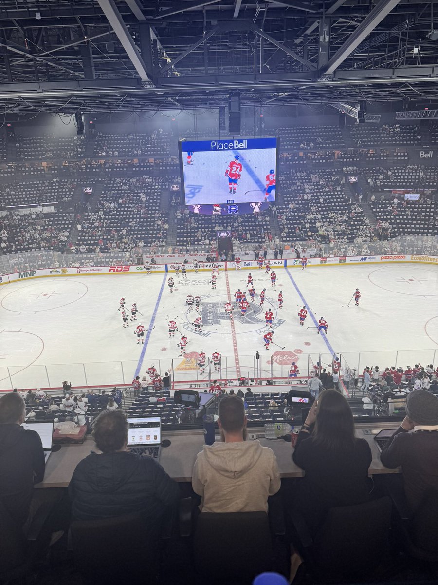 Jasmin Leroux (@jasmin_leroux) on Twitter photo Cayden Primeau renvoyé devant le filet pour un 2e match en 24 heures.
Les 2 équipes ont discuté sur la ligne rouge pendant l’échauffement, y’a eu beaucoup de pénalités hier soir…
Match #2 Checkers/Rocket dès 18h56 sur <a href="/RDSca/">RDS</a> - j’y serai avec <a href="/bruno_gervais27/">Bruno Gervais</a> et <a href="/AABarbeau/">Andrée-Anne Barbeau</a> Cayden Primeau renvoyé devant le filet pour un 2e match en 24 heures.
Les 2 équipes ont discuté sur la ligne rouge pendant l’échauffement, y’a eu beaucoup de pénalités hier soir…
Match #2 Checkers/Rocket dès 18h56 sur <a href="/RDSca/">RDS</a> - j’y serai avec <a href="/bruno_gervais27/">Bruno Gervais</a> et <a href="/AABarbeau/">Andrée-Anne Barbeau</a>