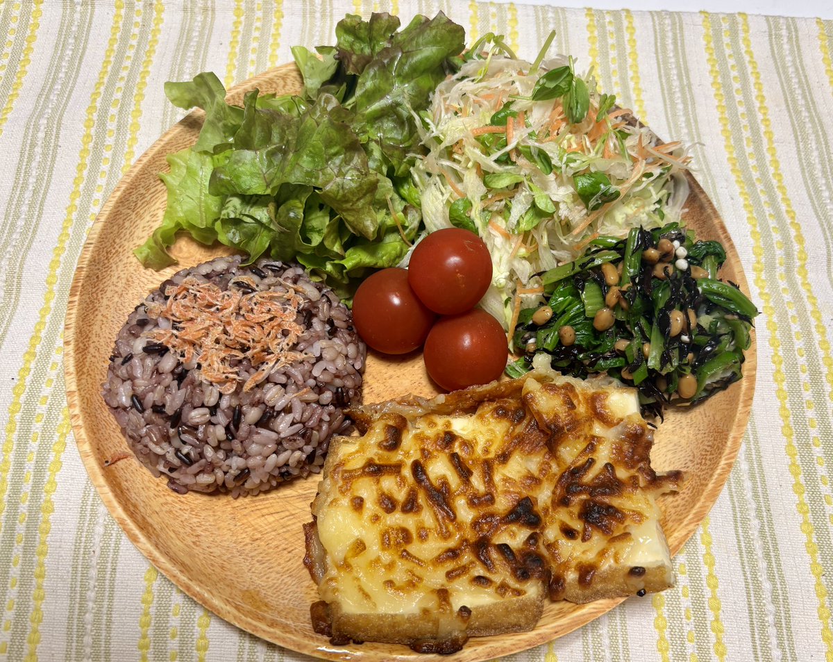 mayupon1996's tweet photo. おはようございます🤗
朝ごはん日記🍚７６１日目。
＃感謝 #滋味 #朝ごはん #朝ごはん日記 https://t.co/KbWMp7PVCz