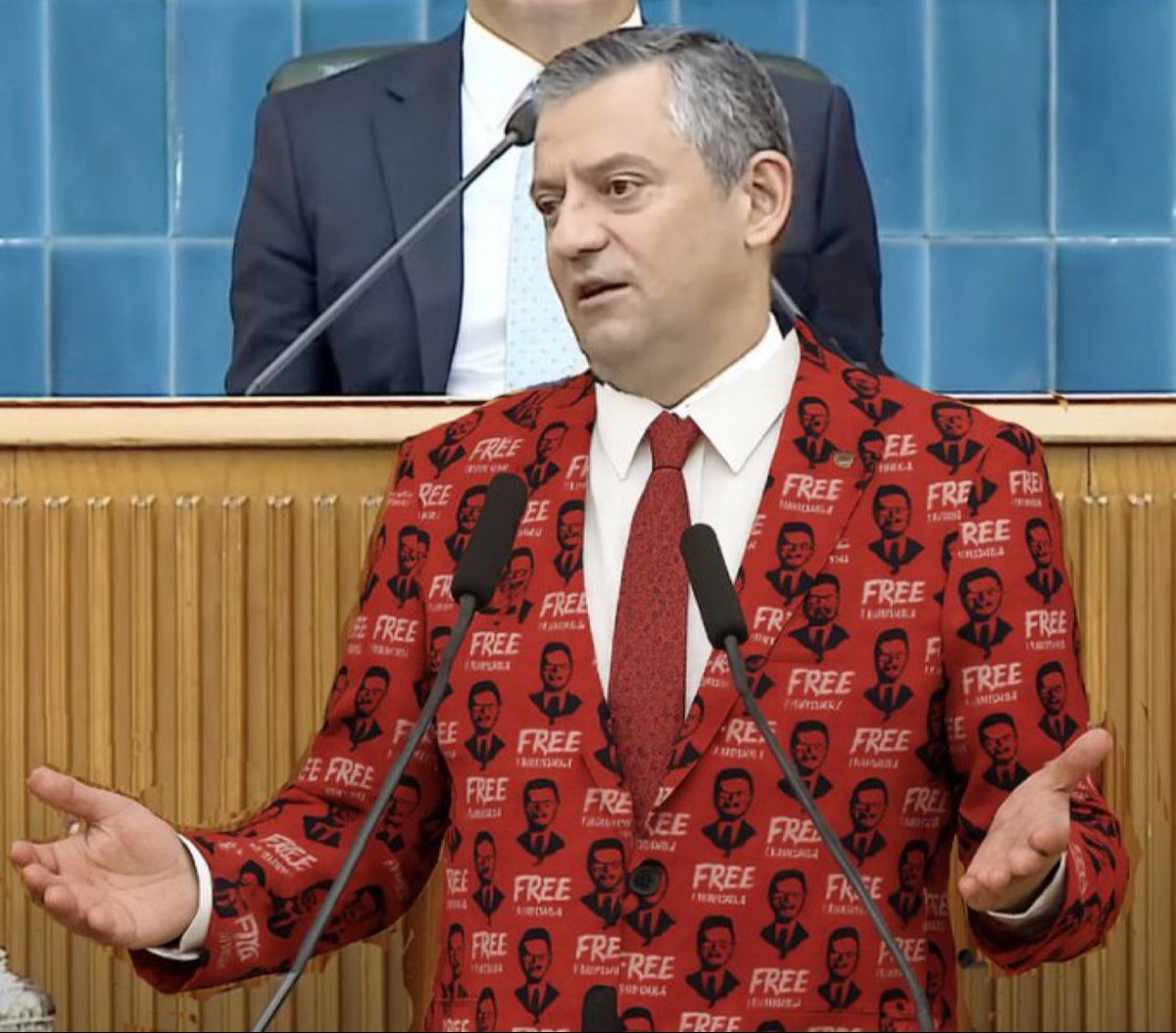 Hokusss pokusss Abraka Dabraaaa

Şapkadan Ekrem Çıkaaaa😅