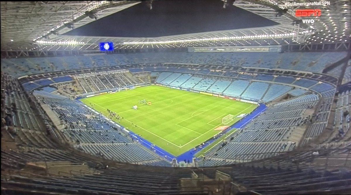 "ah mas ninguém é mais gremista que ninguém"

esses 5 mil que tem aí na arena são mais gremista sim gurizada kkkkkkkkkkkkkkkkkkkkkk