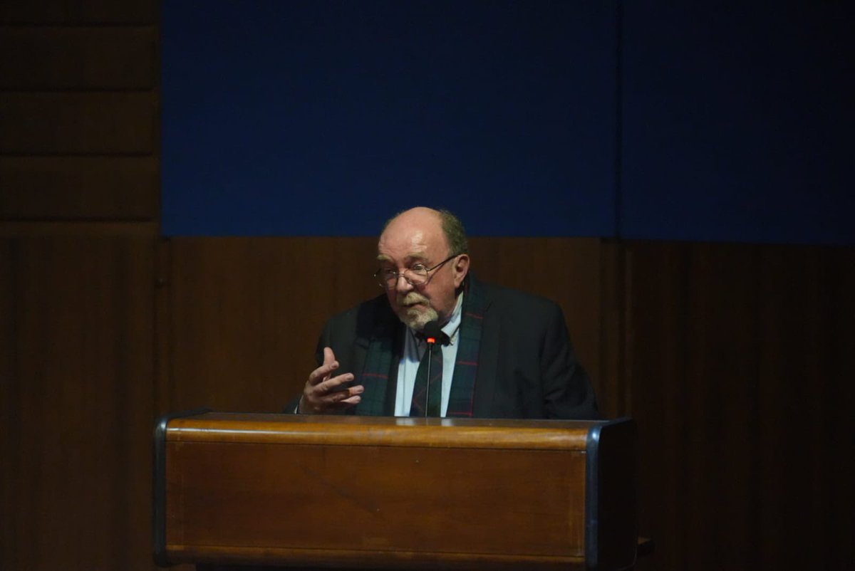 El expresidente Luis Alberto Lacalle Herrera presenta su libro “La Historia Vivida. El Gobierno 1990-1995 – Un País Mejor” en el Auditorio del Parque de Innovación del LATU.
El periodista Tomás Linn acompaña con un valioso análisis.
Un repaso profundo de una etapa clave para el