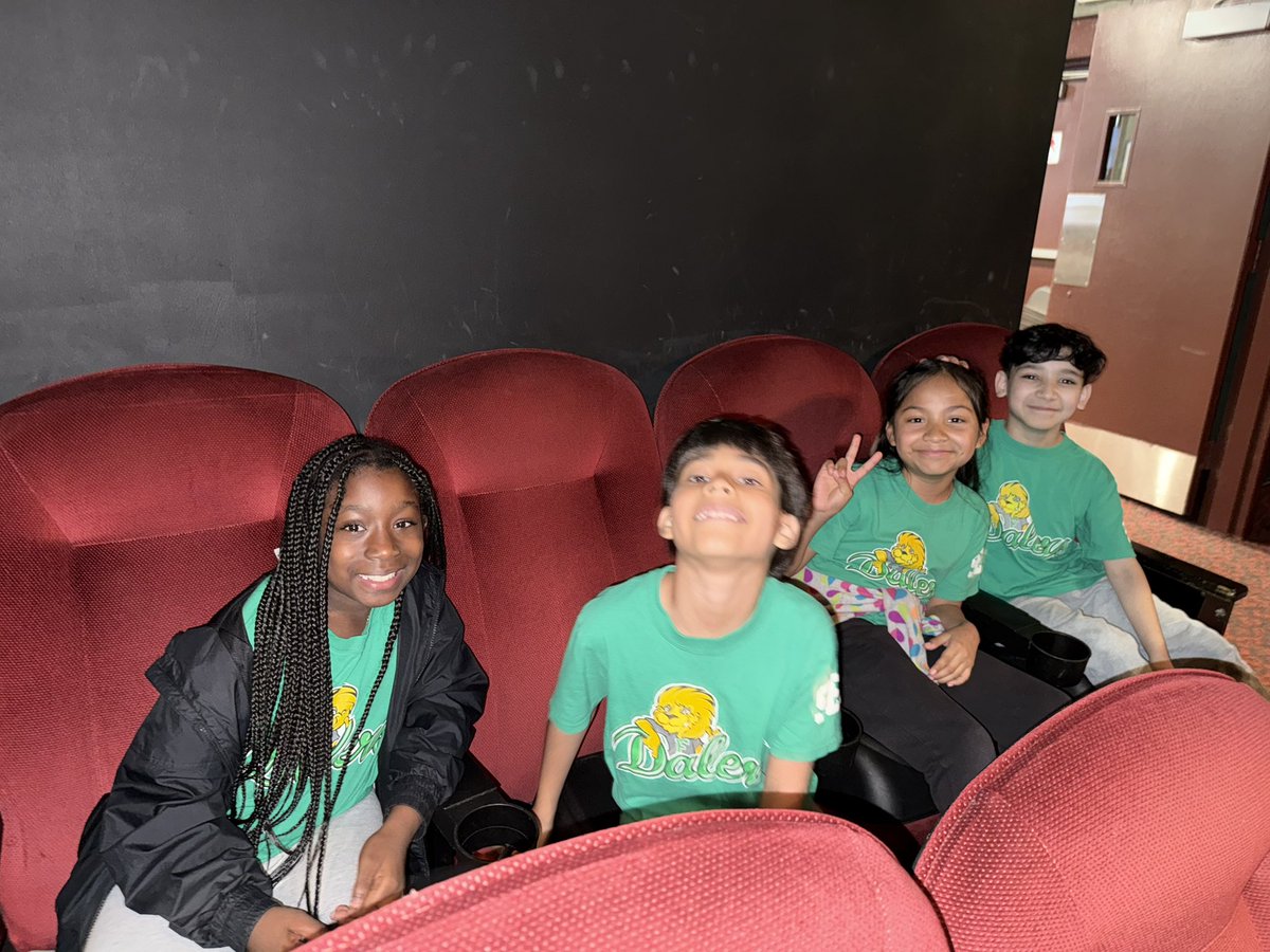SindicicJamie's tweet photo. The Junie B. Jones musical was a success! 🎤🤎 @SEM_Dalers https://t.co/g0Lml6eZyk
