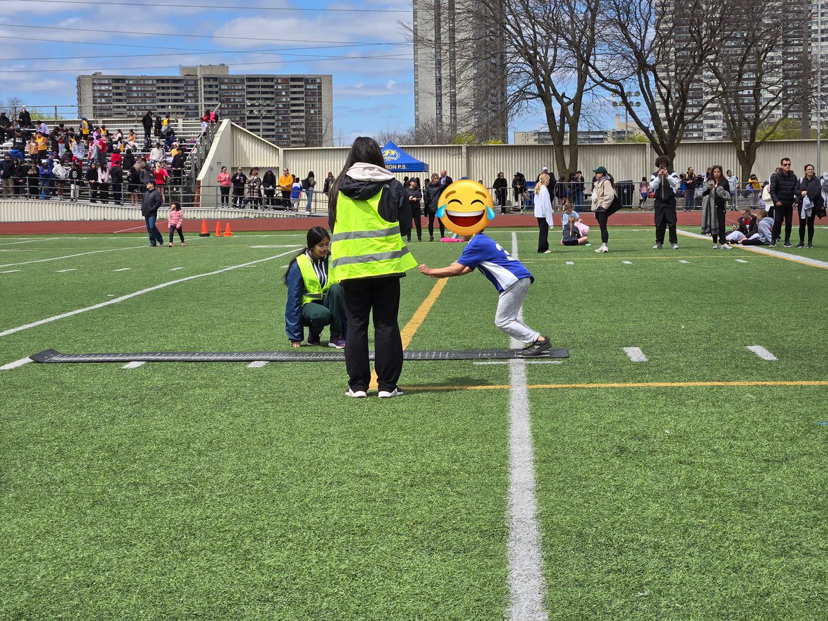 LesconSchool's tweet photo. Our students had another great year at the TDSB Track and Field Day! Thanks to all our coaches for your dedication. https://t.co/RMyX0vf4yp