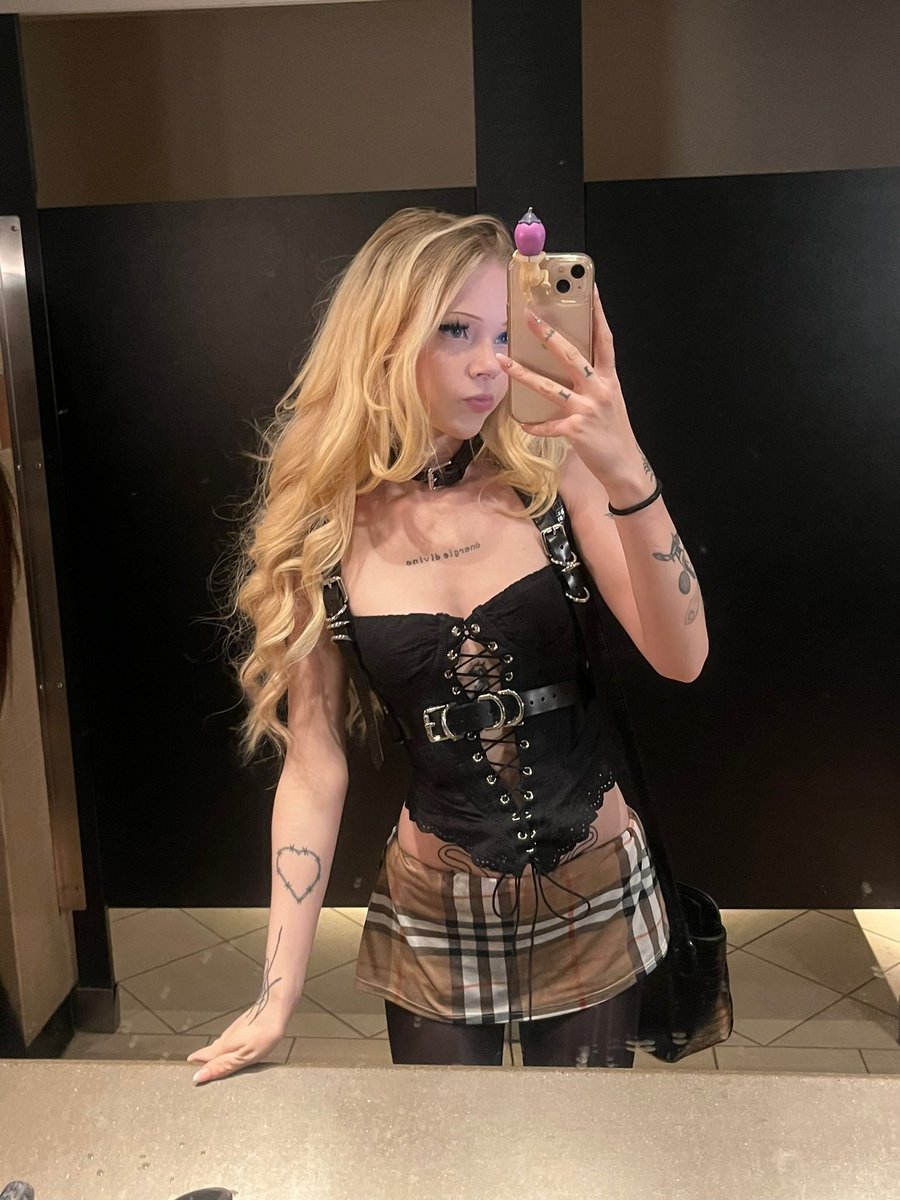 tia (@t1afae) on Twitter photo 