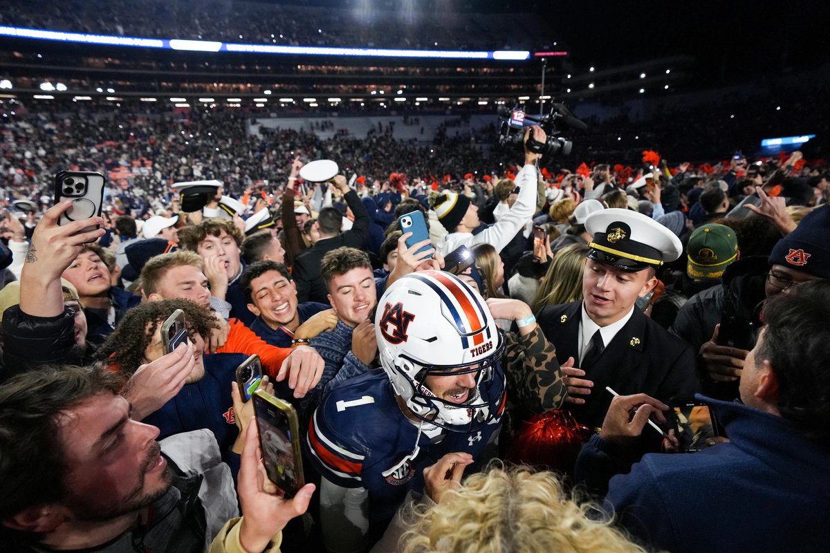 Auburn Undercover 🐅🔎 tweet media