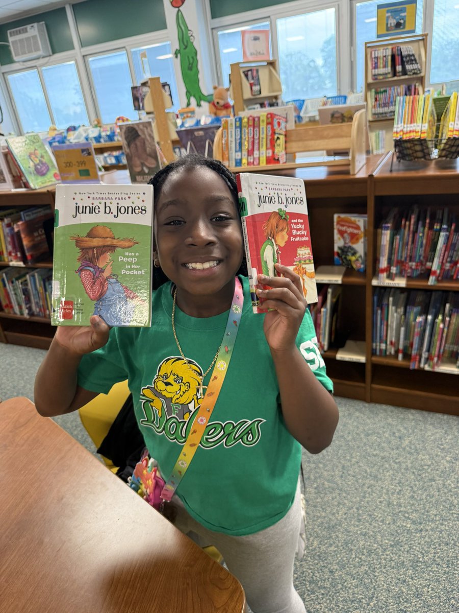 SindicicJamie's tweet photo. Today, we saw the Junie B. Jones musical and then had library. Can you tell our new favorite series? 📚 https://t.co/NOTfvbcgGF