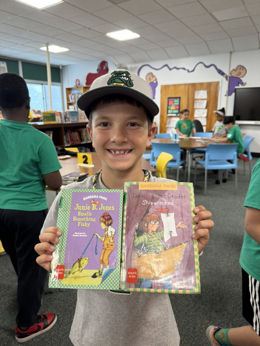 SindicicJamie's tweet photo. Today, we saw the Junie B. Jones musical and then had library. Can you tell our new favorite series? 📚 https://t.co/NOTfvbcgGF