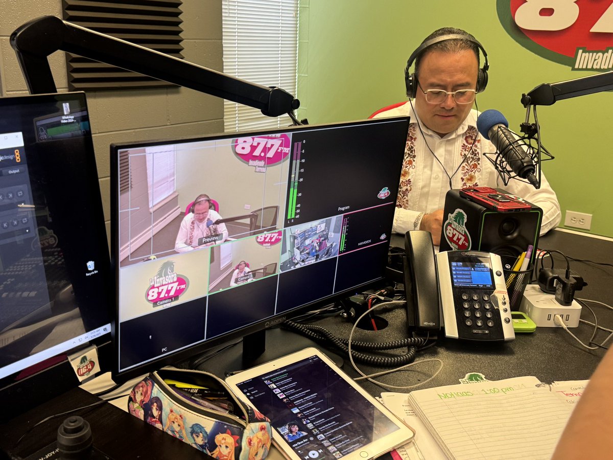 ConsulMexDen's tweet photo. 📻 Hoy en #LaInvasora con #Gaby, el CG @pavel_mc habló sobre el Foro Dreamers y el concurso de dibujo, disponibles en @IME_SRE .🏳️🌈 Además, para visibilizar los trámites consulares dirigidos a la comunidad LGBTQ+, tendremos una charla en @ConsulMexDen este 17 de junio. https://t.co/6RCgzohnB1