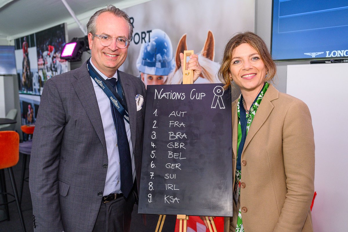 HorsewebDe's tweet image. Mexikanischer Auftaktsieg auf der "dicken Piste" in der Schweiz. Sophie Hinners Zweite. Team Deutschland im Nationenpreis am Freitag von Startposition sechs. zurl.co/dXecI
#springsport #nationenpreis #Longines #SophieHinners #Schweiz