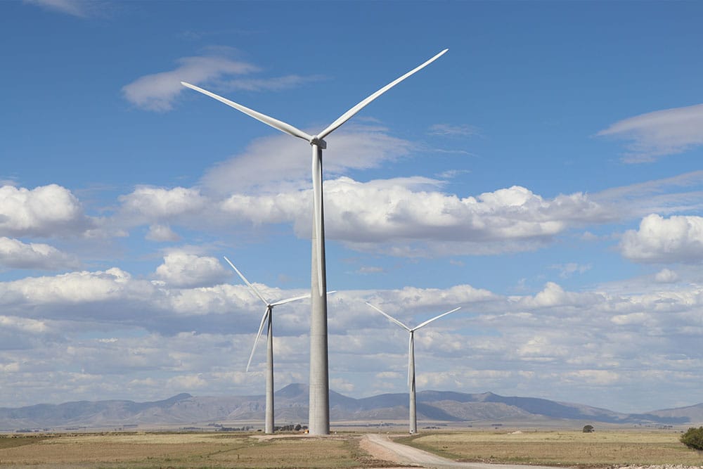 Más energía y más empleo para Bahía

AES Argentina, con una inversión de 150 millones de dólares, ampliará el parque eólico Vientos Bonaerenses.

El proyecto demandará casi 400 puestos laborales en su construcción y nos consolidará como ámbito para el desarrollo renovable.