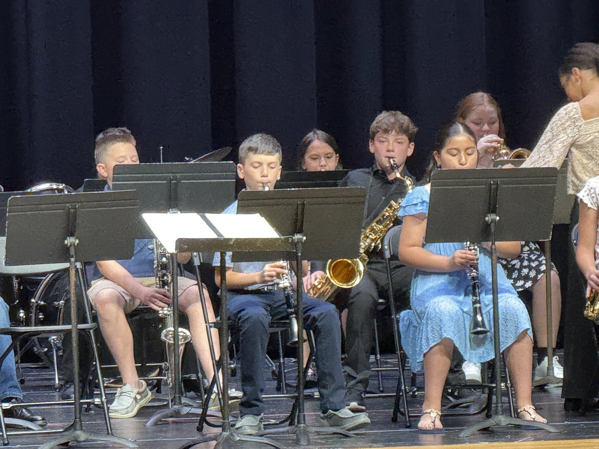#eiFinearts and #eiMusic students and teachers are awesome <a href="/eischools/">East Islip UFSD</a> Art and Music Festival 2025!